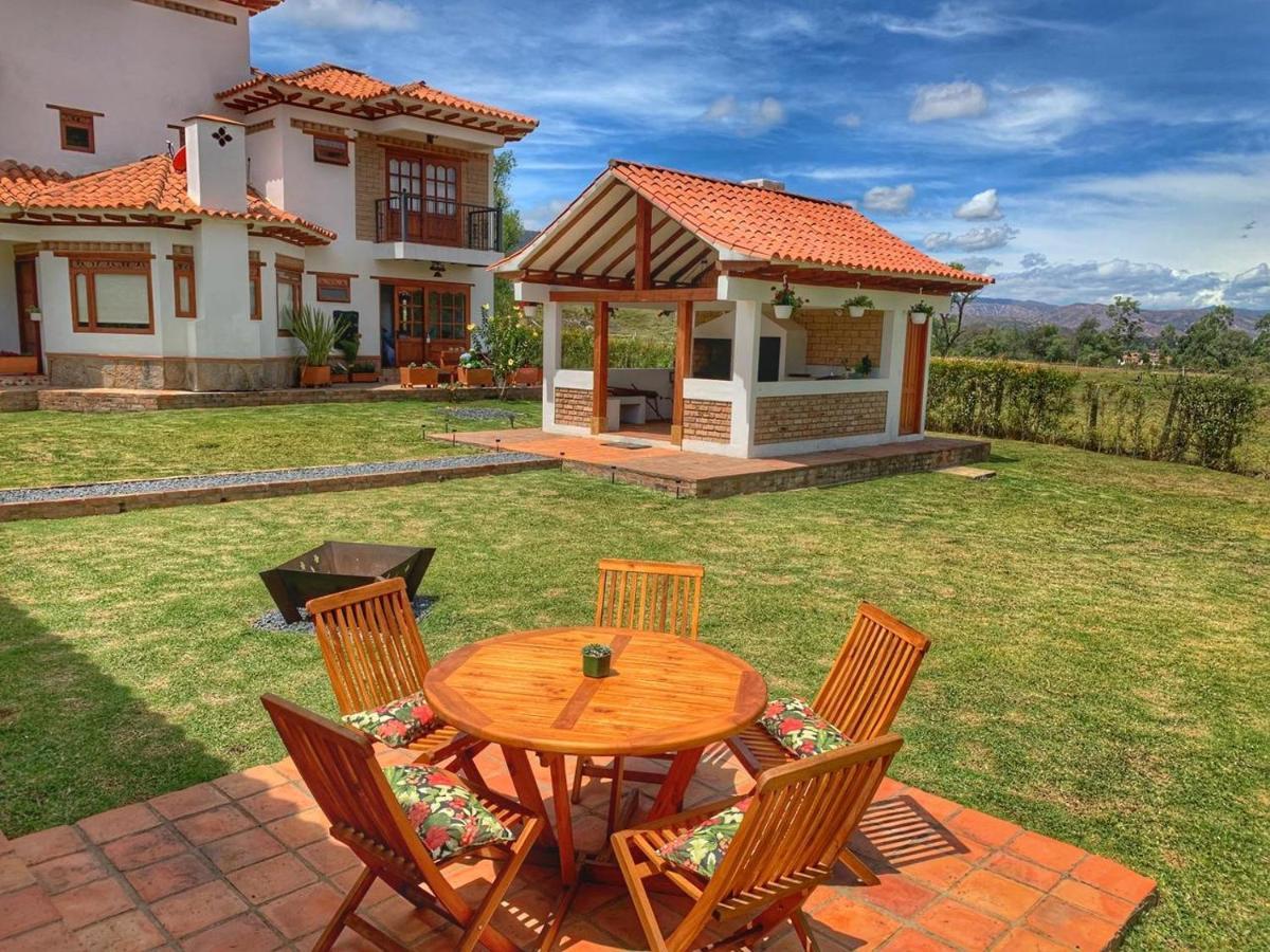 Casa De Las Flores Вилья-де-Лейва Экстерьер фото