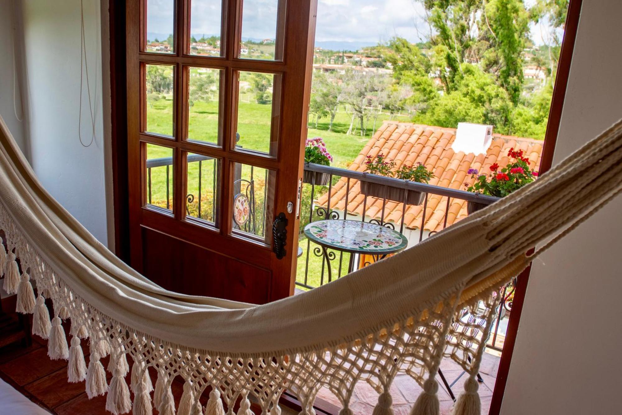 Casa De Las Flores Вилья-де-Лейва Экстерьер фото