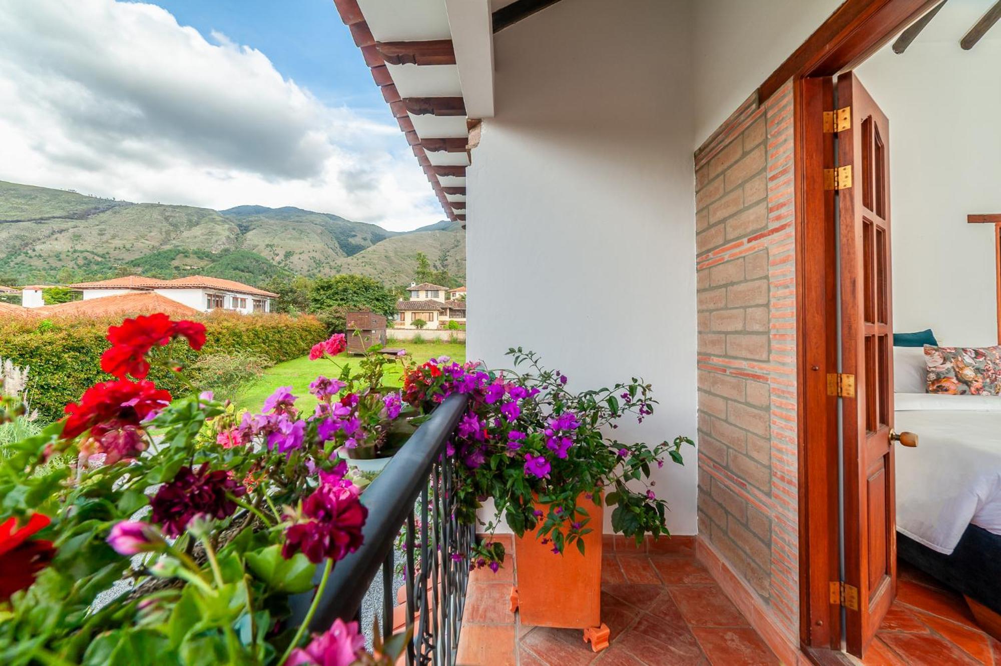 Casa De Las Flores Вилья-де-Лейва Экстерьер фото